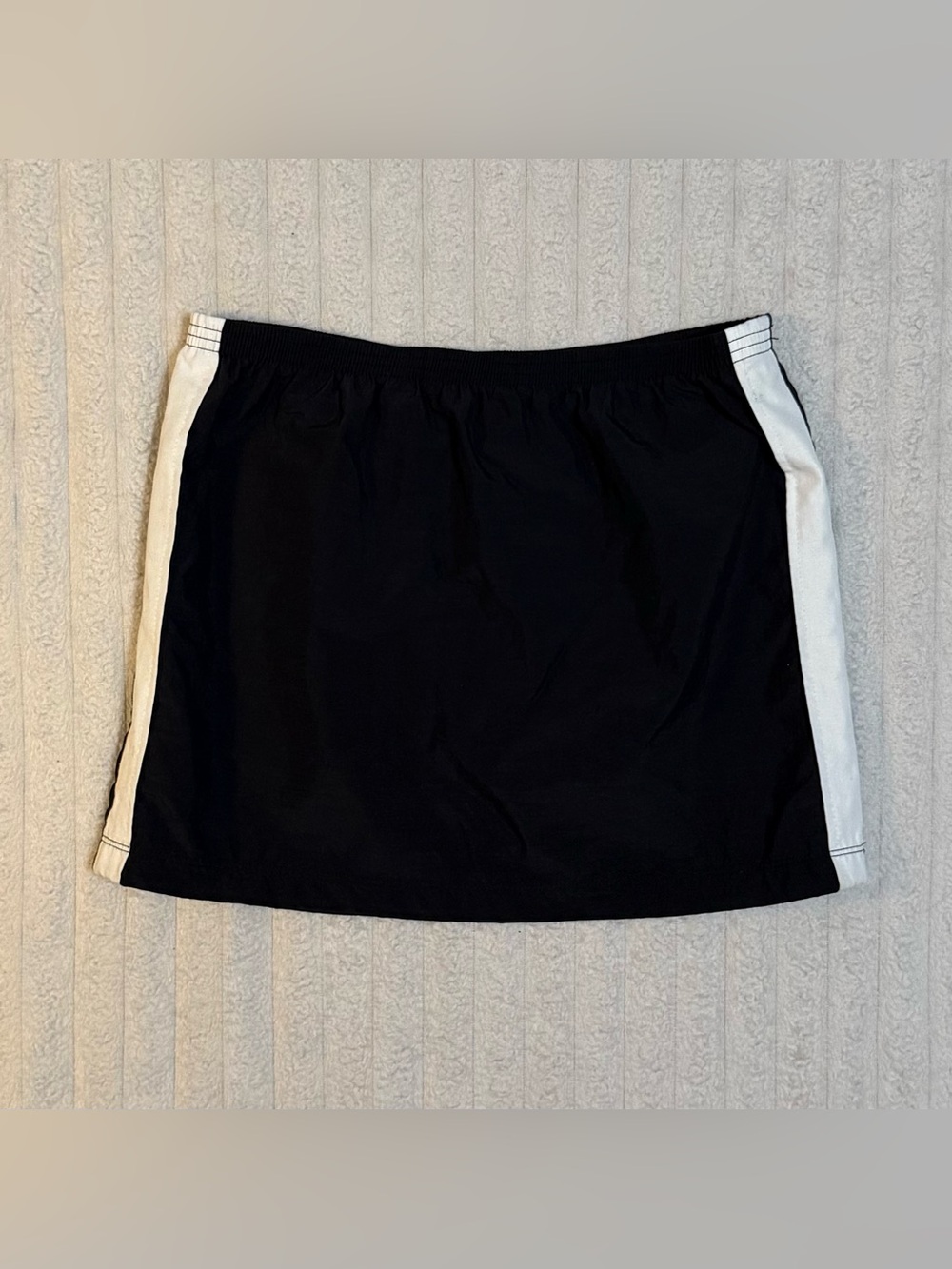 90s Catalina Outdoors Black Mini Skirt White Side Stripe Elastic Waist M